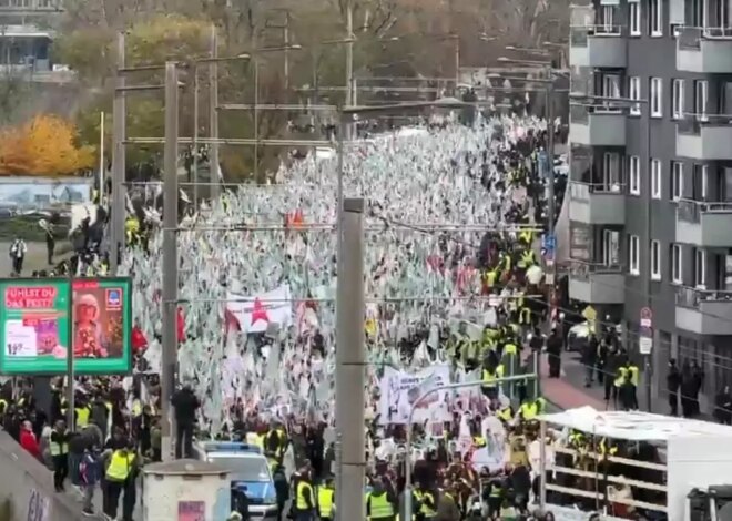 Köln’de PKK Yandaşlarından Yürüyüş